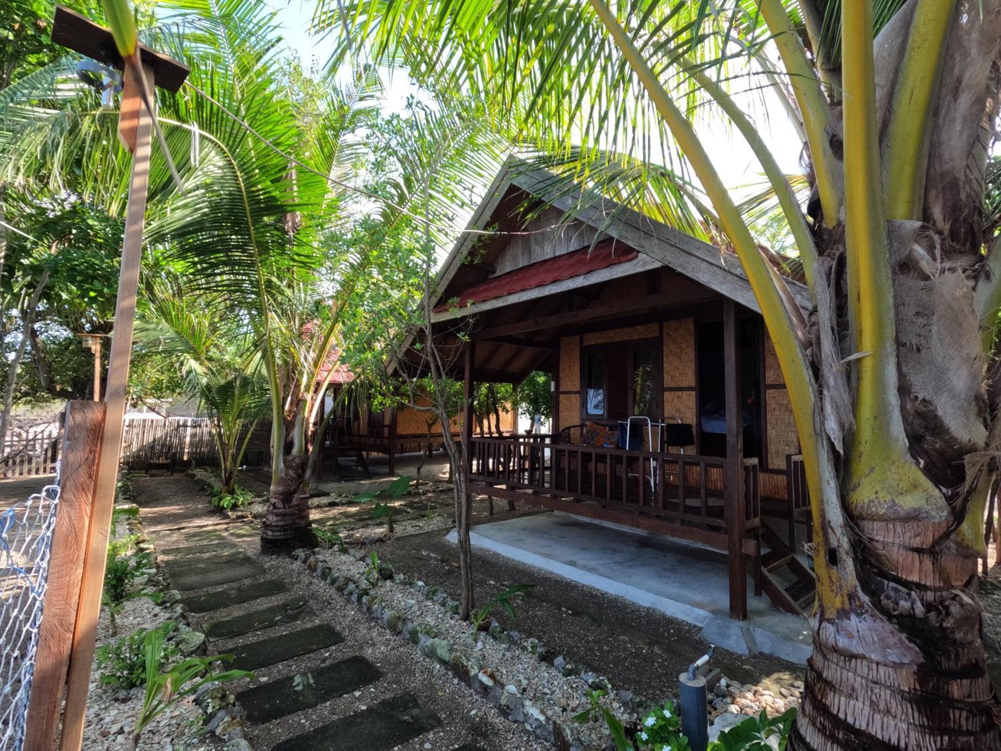Moyo Island Maryan Moyo Bungalows & Resto מראה חיצוני תמונה