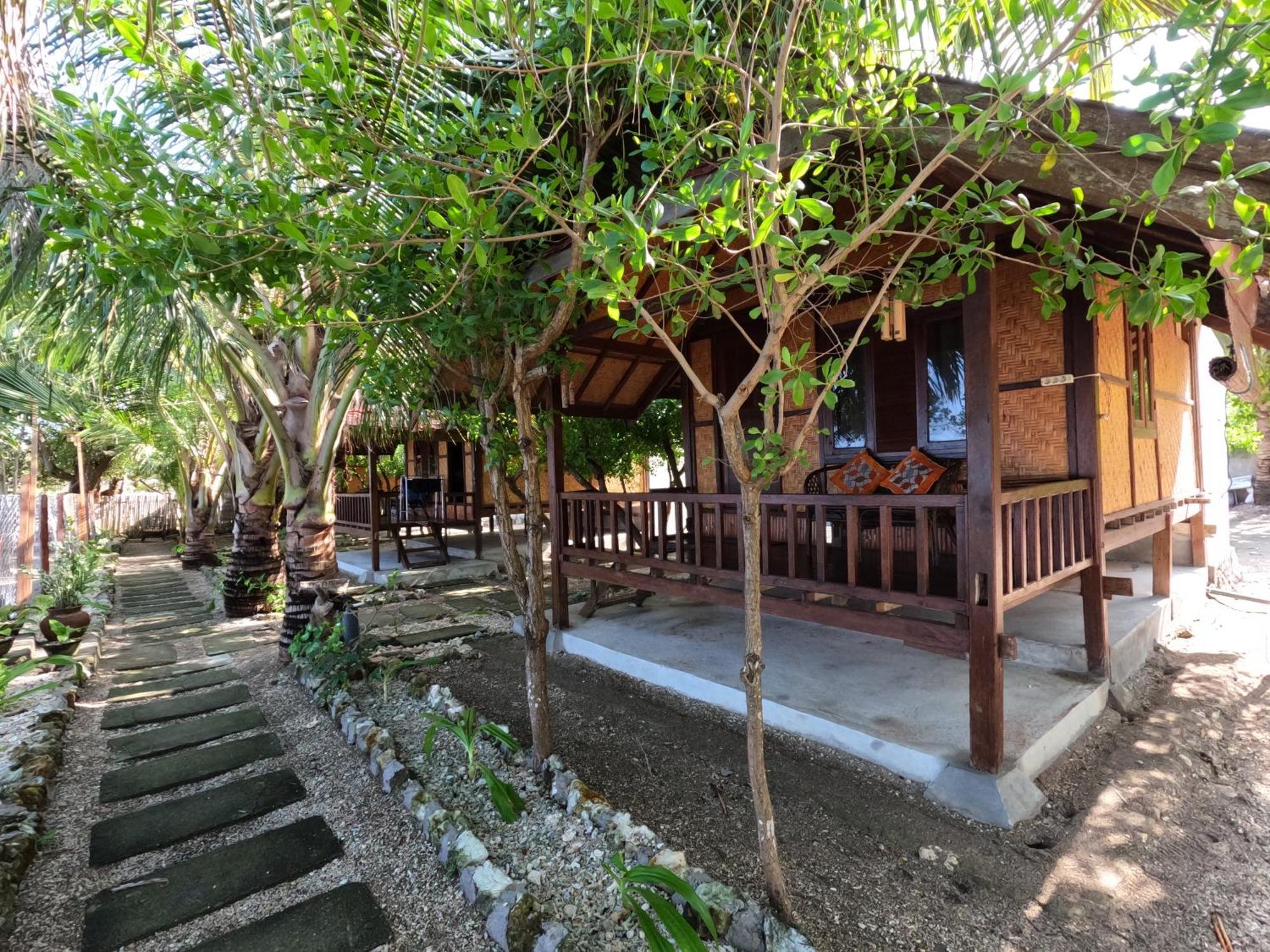 Moyo Island Maryan Moyo Bungalows & Resto מראה חיצוני תמונה