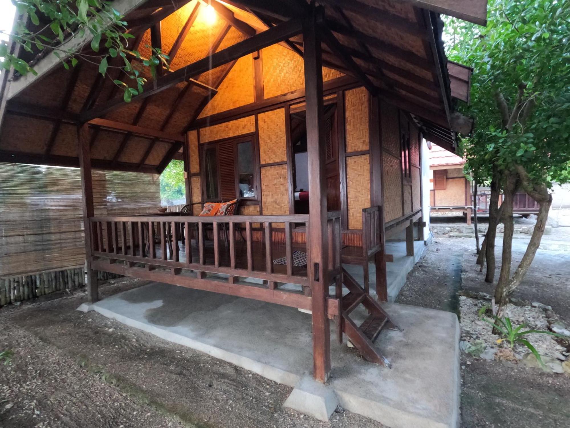 Moyo Island Maryan Moyo Bungalows & Resto מראה חיצוני תמונה