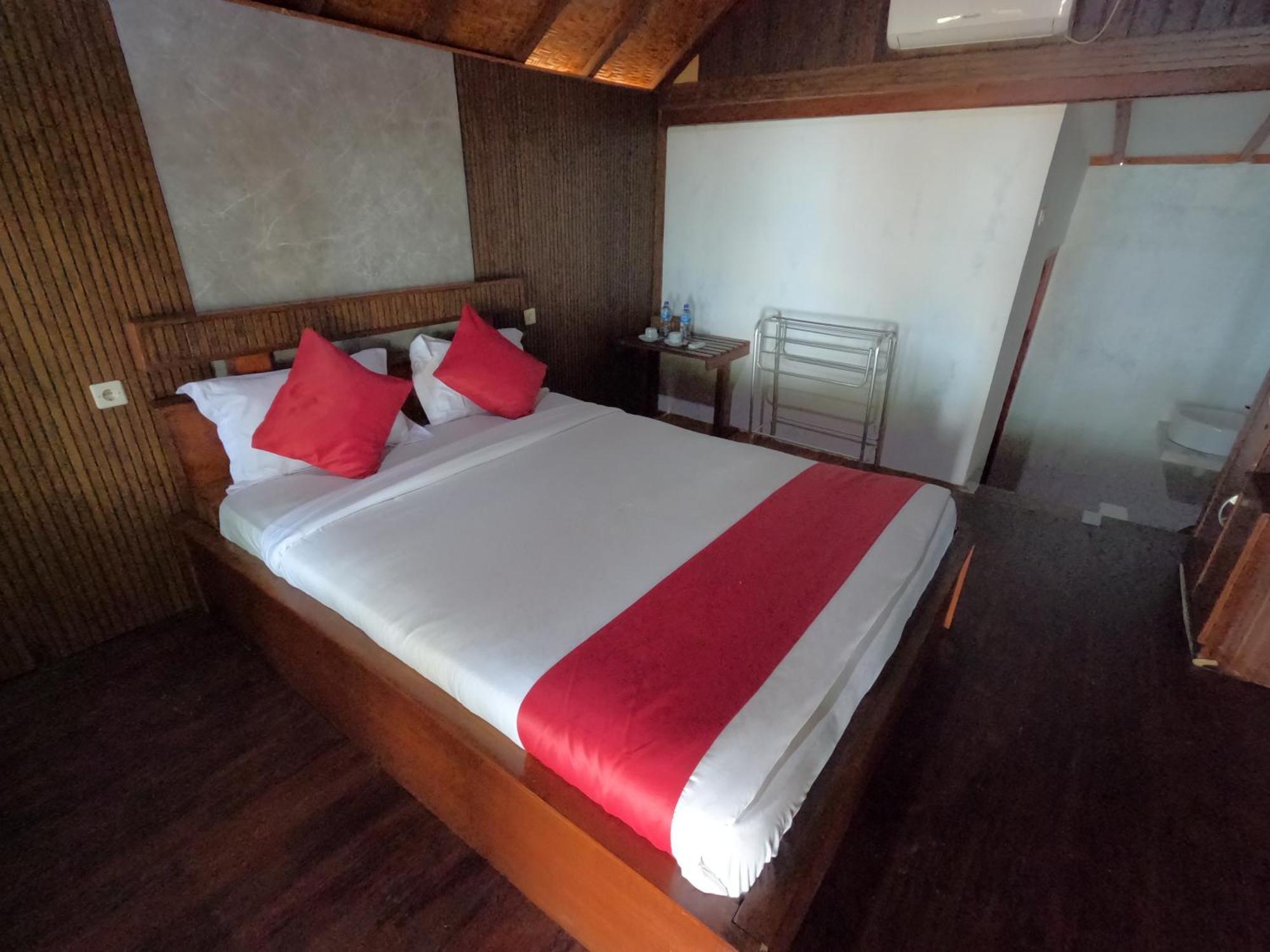 Moyo Island Maryan Moyo Bungalows & Resto מראה חיצוני תמונה