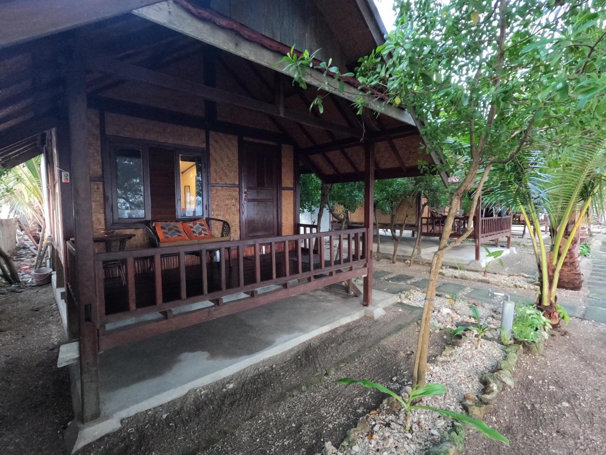 Moyo Island Maryan Moyo Bungalows & Resto מראה חיצוני תמונה